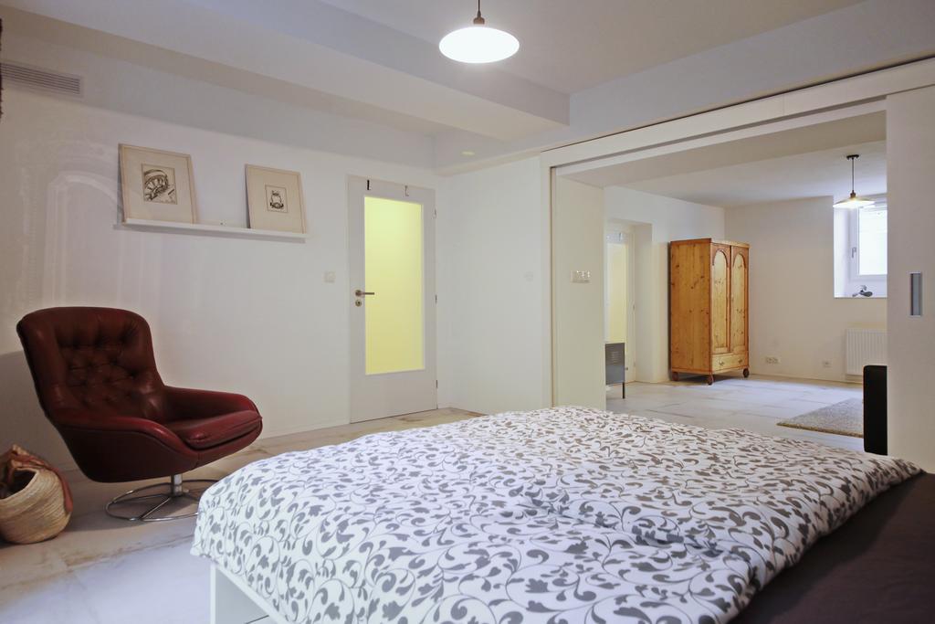 Apartment Kosatcova Prague Luaran gambar